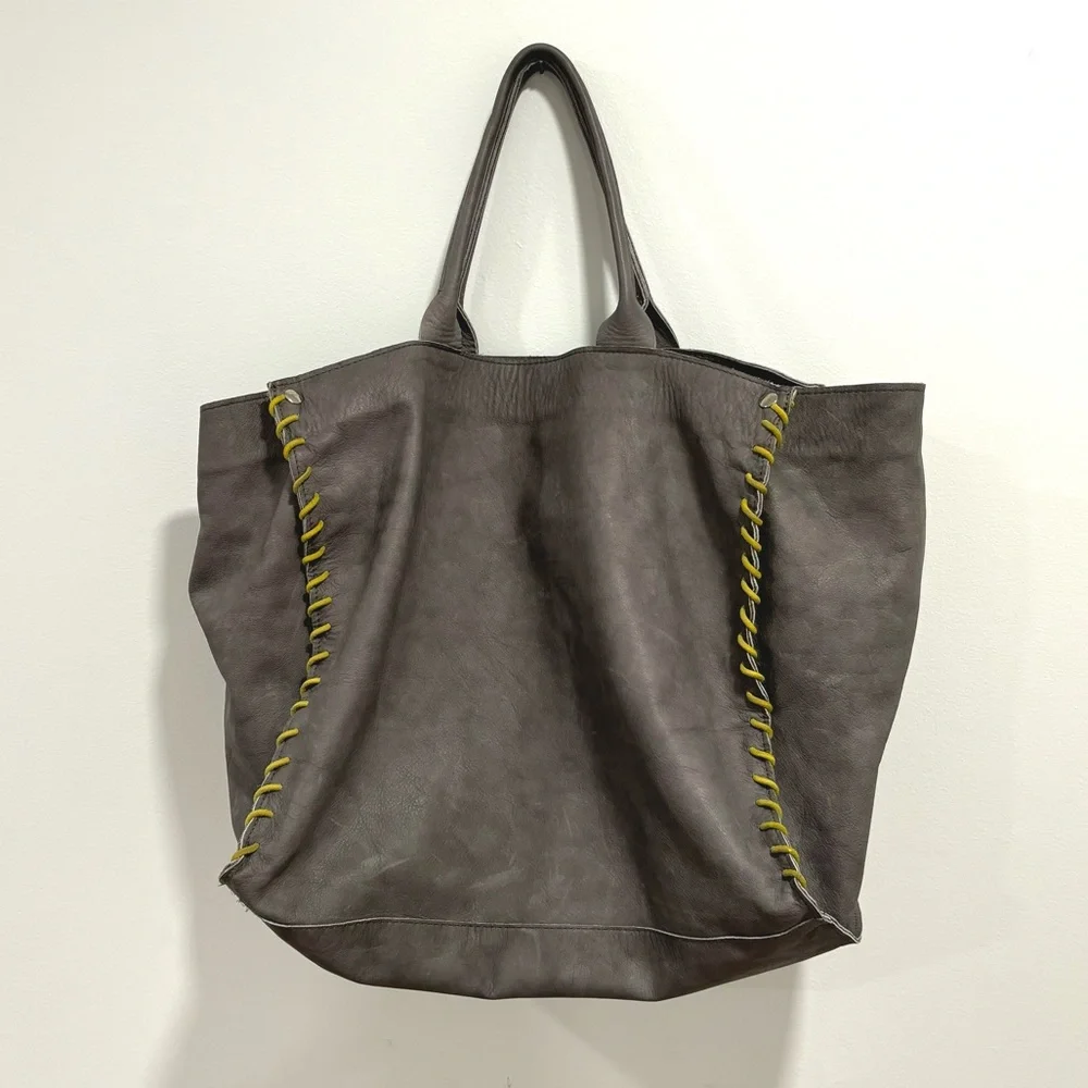AMAZING Let & Her Oversized Gray Aztec 100% Leather Bag - Picture 1 of 12